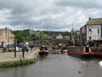 Busy moorings in Skipton